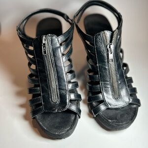 AEROSOLES Black Strappy Sandals with Zipper